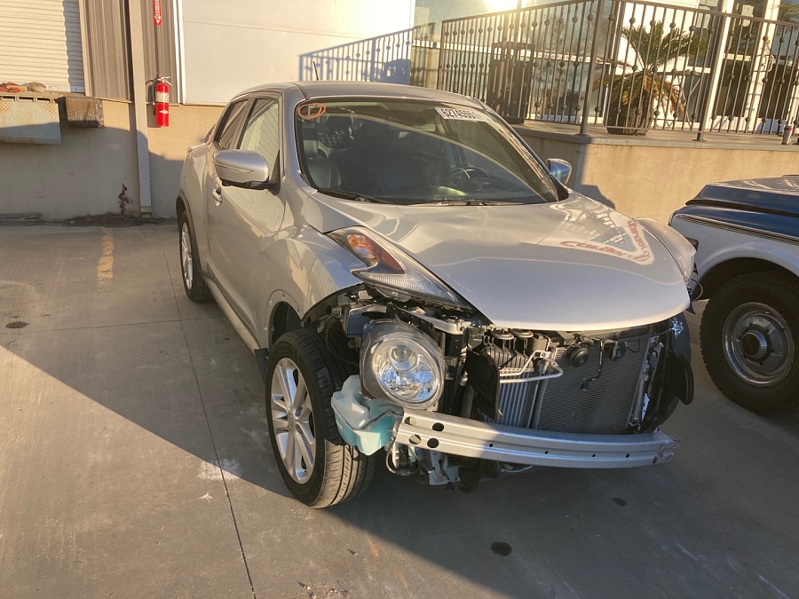 Nissan Juke S 2015 Silver 1.6L 4 vin: JN8AF5MV6FT556797