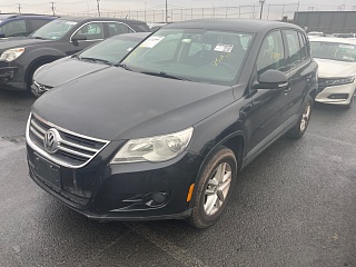 Volkswagen Tiguan S 4Motion 2011 2.0L vin: WVGBV7AXXBW529692