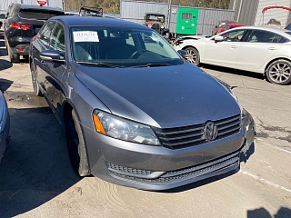 Volkswagen Passat Se 2013 2.5L vin: 1VWBP7A34DC075033