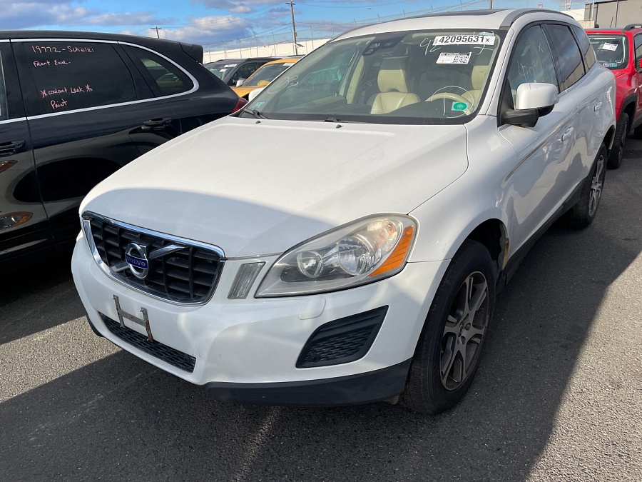 Volvo Xc60 T6 2011 White 3.0L 6 vin: YV4902DZ1B2153552
