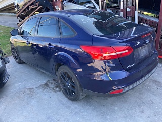 2016 Ford Focus Se vin: 1FADP3F26GL395095