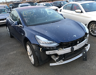 8 Tesla Model 3 vin: 5YJ3E1EA2JF009923