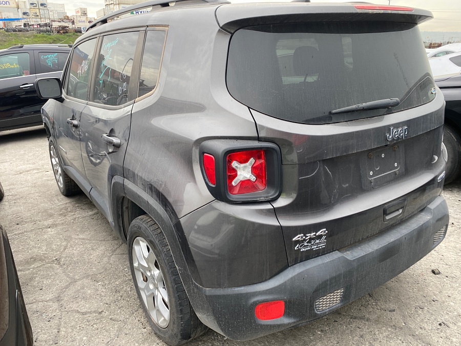 2018 Jeep Renegade Latitude vin: ZACCJBBB8JPG76518