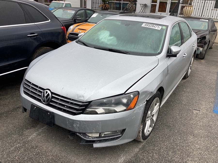 Volkswagen Passat Sel 2013 Silver 2.0L 4 vin: 1VWCN7A31DC007847