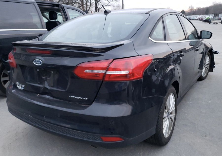2017 Ford Focus Titanium vin: 1FADP3J28HL274254