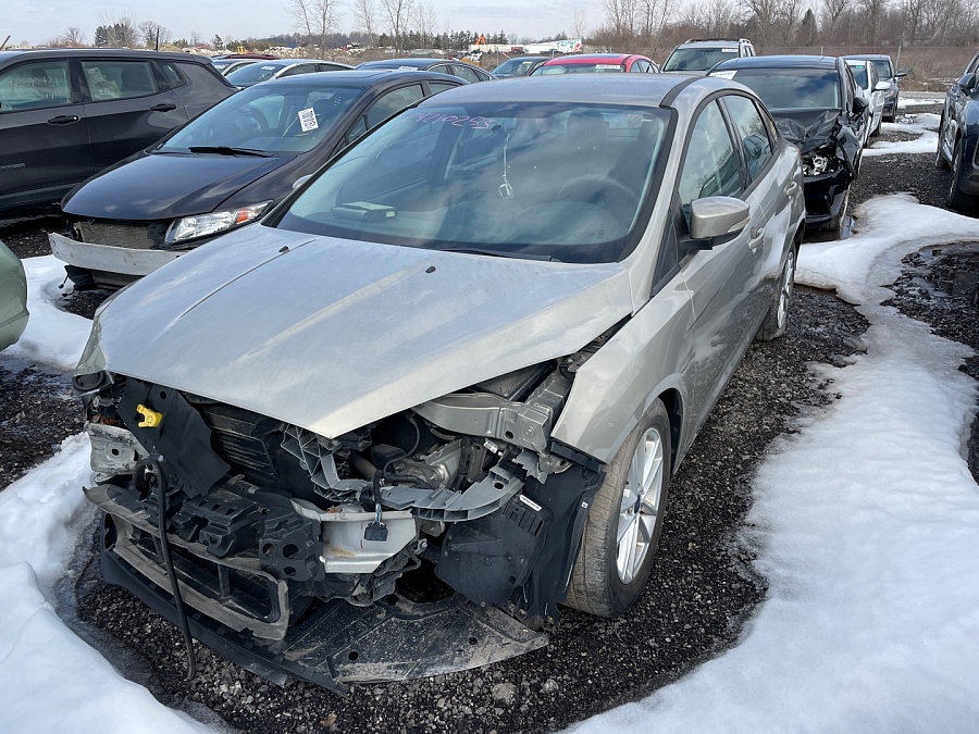 2016 Ford Focus Se vin: 1FADP3F23GL368758