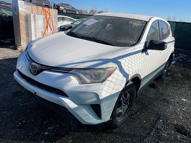 Toyota Rav4 Le 2018 2.5L vin: JTMZFREV0JJ732476
