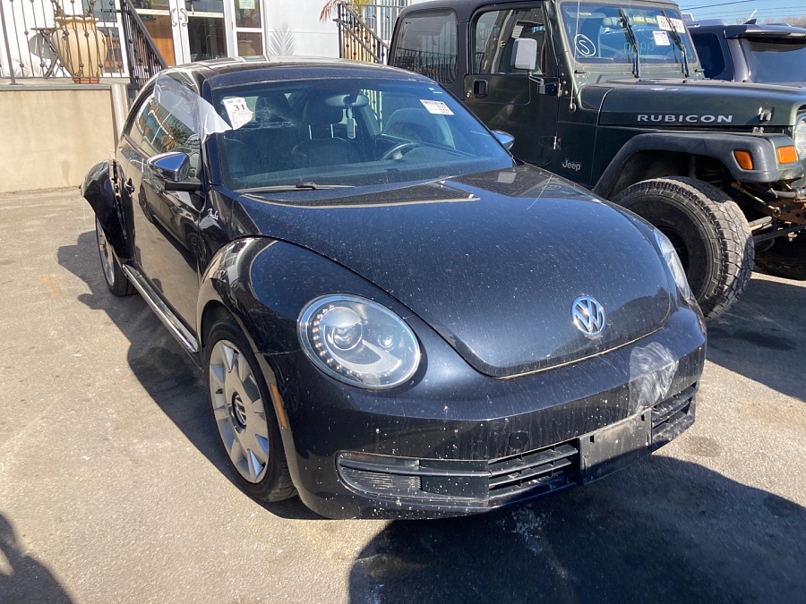Volkswagen Beetle Coupe 2.5L Fender Edition 2013  2.5L vin: 3VWJP7AT2DM657190