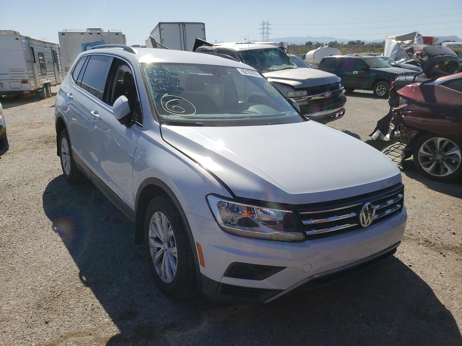 2018 Volkswagen Tiguan Se vin: 3VV3B7AX3JM213097