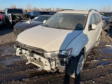 Mitsubishi Outlander Se 2011 White 2.4L vin: JA4AS3AW6BU019032