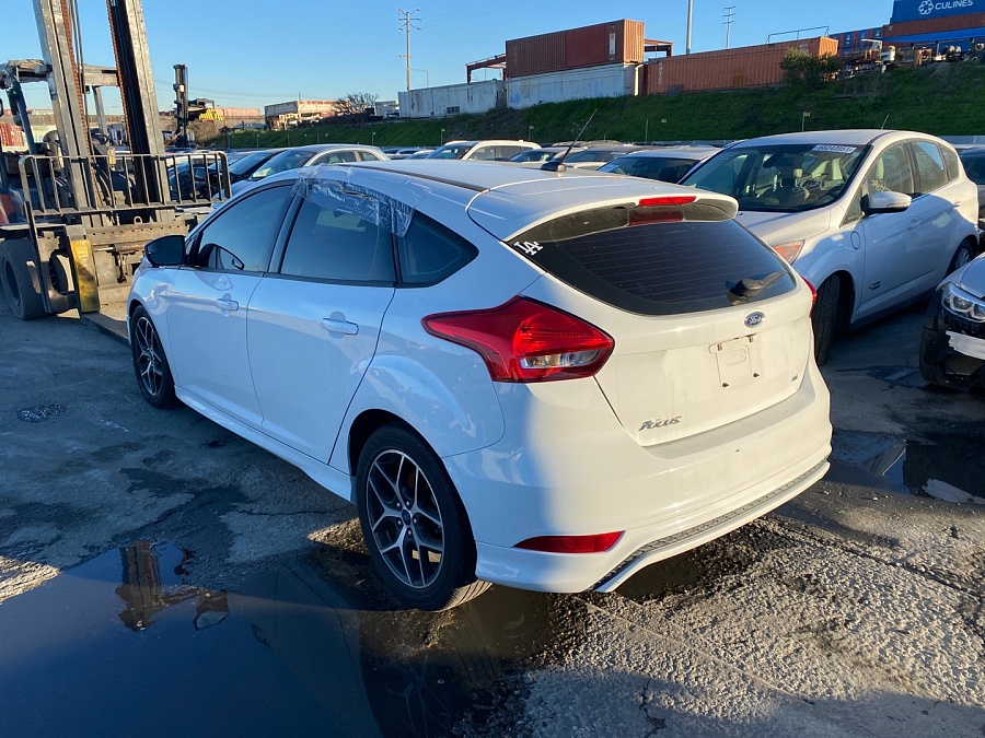 2016 Ford Focus Se vin: 1FADP3K24GL329151