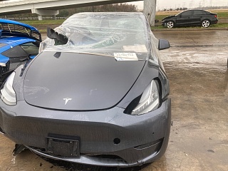 2021 Tesla Model Y Long Range vin: 5YJYGDEE9MF253304