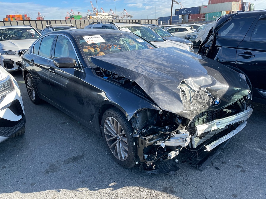 Bmw 530I Xdrive 2021 2.0L vin: WBA13BJ04MCG33076