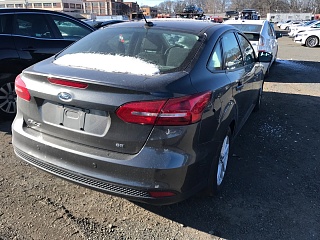 2015 Ford Focus Se vin: 1FADP3F22FL267242