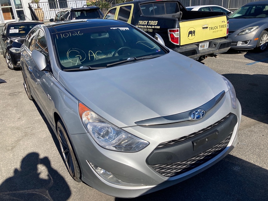 Hyundai Sonata Hybrid 2014 Silver 2.4L 4 vin: KMHEC4A47EA110126