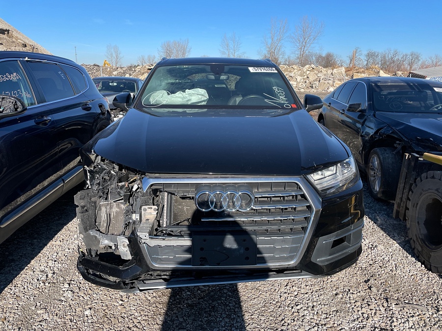 2017 Audi Q7 Premium Plus vin: WA1LAAF77HD017039