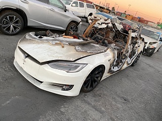 Tesla Model S 2016 White vin: 5YJSA1E29GF156801