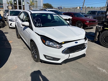 Ford Focus Sel 2018 White 2.0L 4 vin: 1FADP3H26JL208894