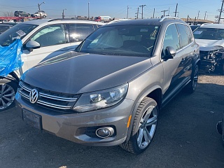 2016 Volkswagen Tiguan R-line vin: WVGAV7AX8GW604781