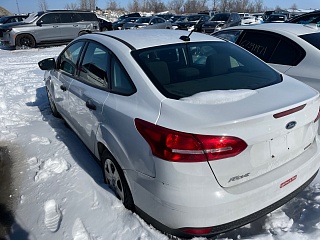 2016 Ford Focus S vin: 1FADP3E26GL403794 
