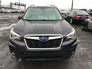 2019 Subaru Forester Premium vin: JF2SKAGC3KH452555