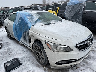 Buick Lacrosse Premium 2018 White 3.6L 6 vin: 1G4ZS5SS2JU129585