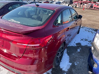Ford Focus Se 2015 Red 2.0L vin: 1FADP3F29FL218622
