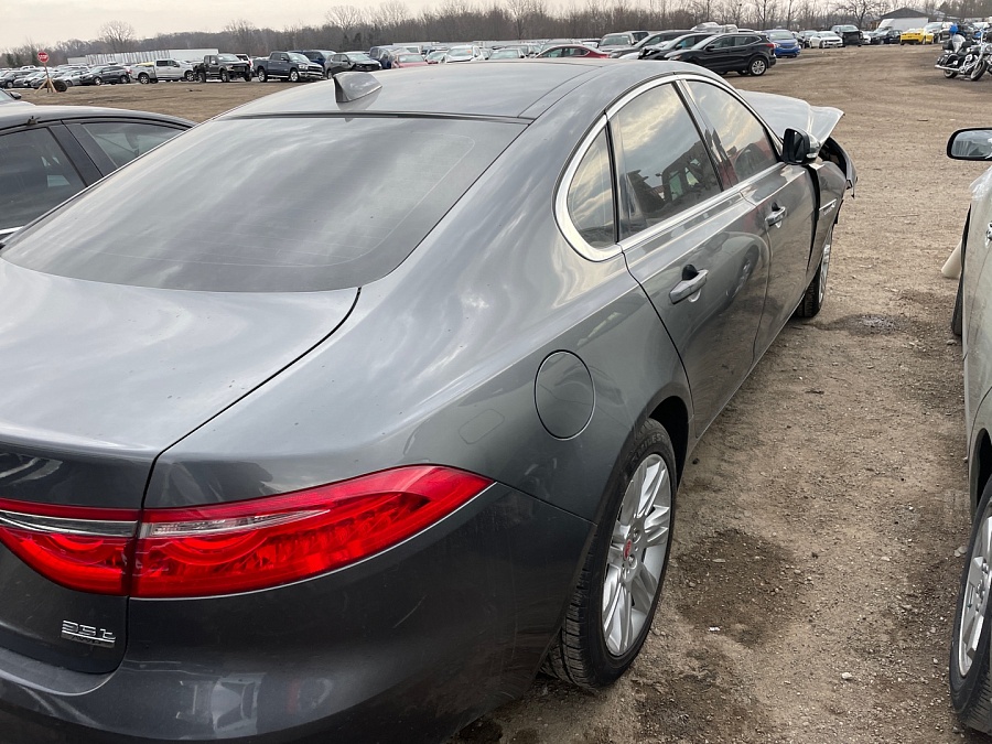 2017 Jaguar Xf 35t Premium vin: SAJBJ4BV1HCY37860 