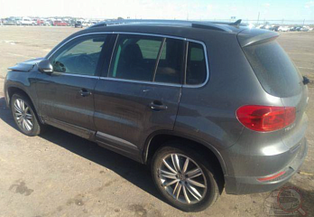 Volkswagen Tiguan Se W/Sunroof & Nav 2012 Gray 2.0L vin: WVGBV7AX1CW089198