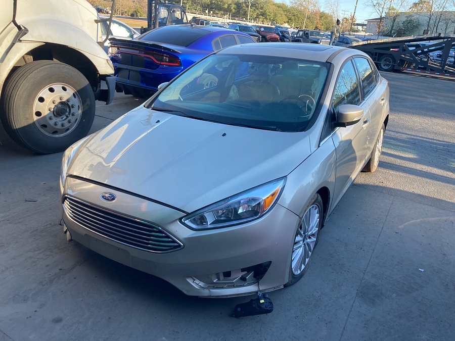 Ford Focus Titanium 2017 2.0L 4 vin: 1FADP3J28HL210666