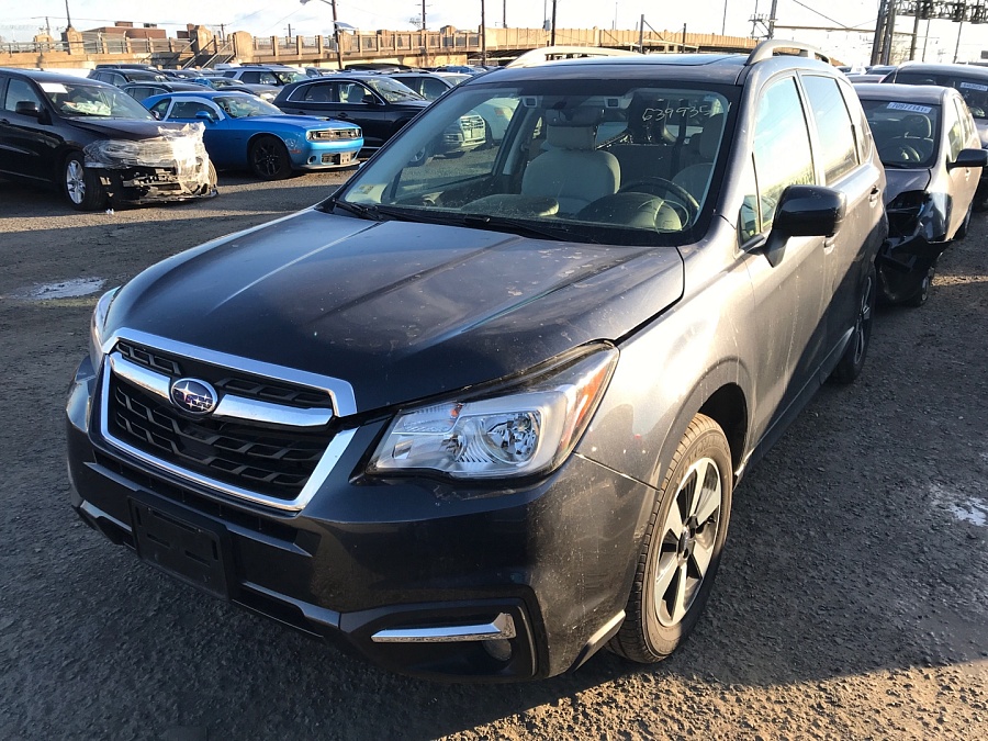 2018 Subaru Forester 2.5i Premium vin: JF2SJAGC1JH509238