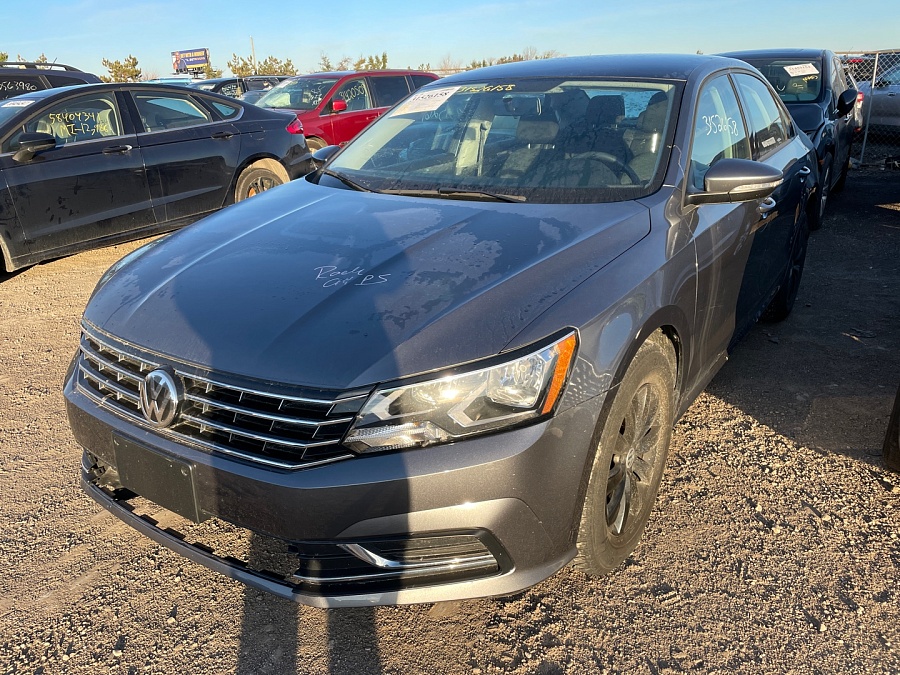 Volkswagen Passat 2.0t S/r-line 2018 vin: 1VWAA7A38JC041962