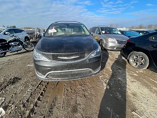 2018 Chrysler Pacifica Limited vin: 2C4RC1GG0JR351683