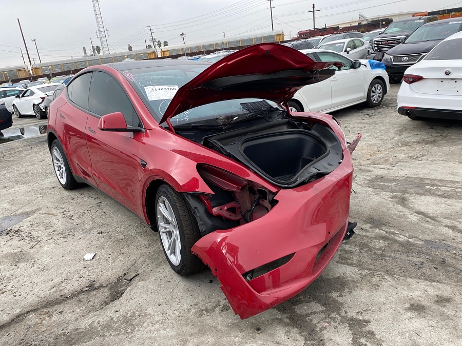 Tesla Model Y Long Range 2021 vin: 5YJYGDEE2MF261180