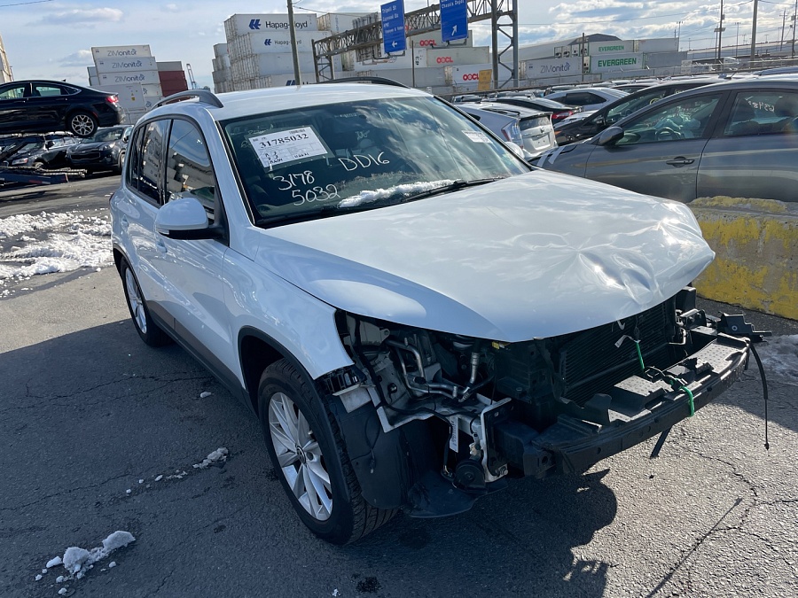 Volkswagen Tiguan 2017 2.0L vin: WVGBV7AX2HK049131