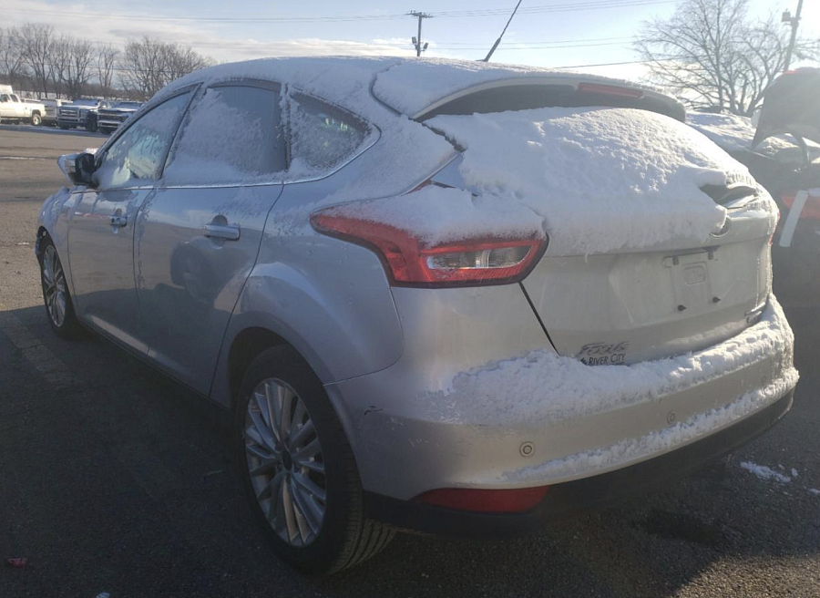 2016 Ford Focus Titanium vin: 1FADP3N26GL318776